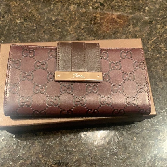 GUCCI Long Guccissima Metal Bar Continental Wallet - Picture 2 of 11